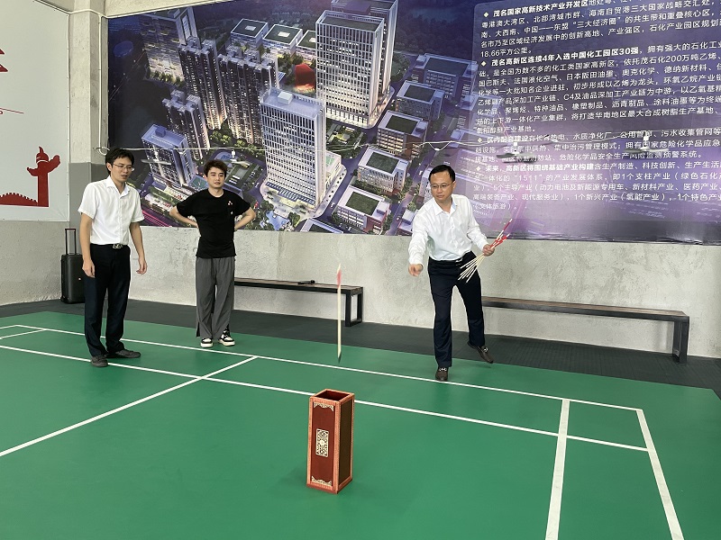 1696639973807792.jpg 投壺游戲進(jìn)行中.jpg