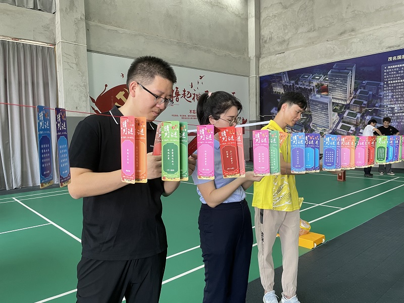 1696639984482214.jpg 猜燈謎進(jìn)行中.jpg