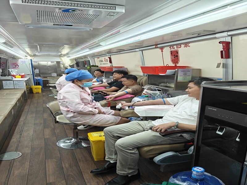 1751624684981253.jpg 獻血現(xiàn)場.jpg